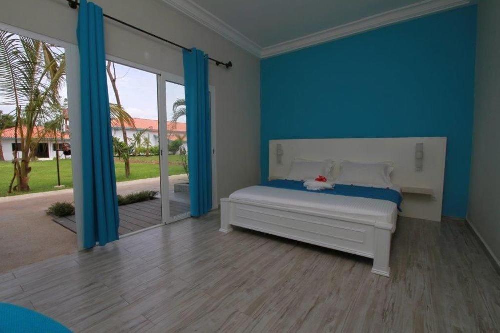 Djembe Beach Resort Kololi Exterior foto